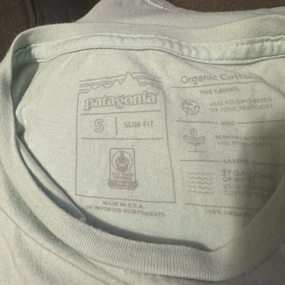 Patagonia mens tshirt small baby blue